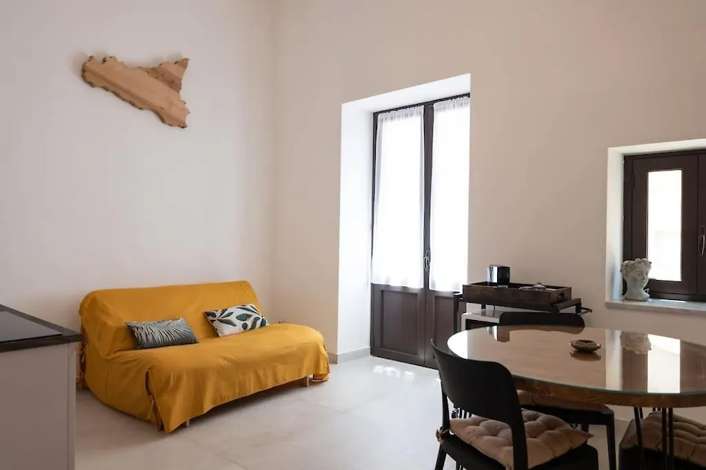 Collegiata Apartment - Catania Downtown Italia